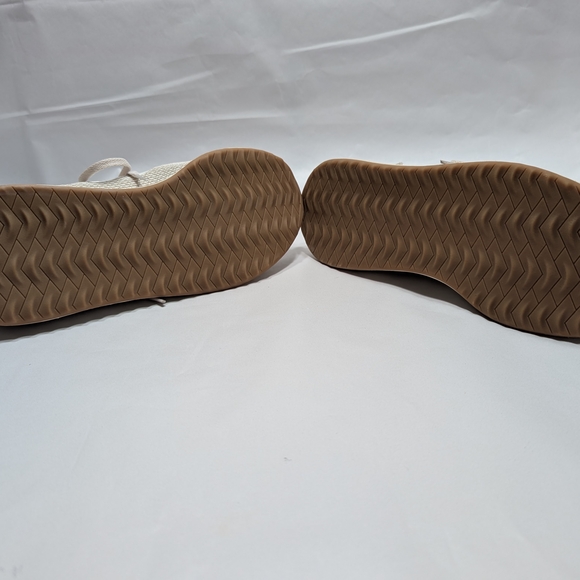 Adidas Beige Running Shoes Women's Size7.5 NWT - Picture 6 of 7